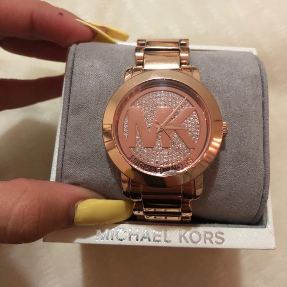 extensible michael kors smartwatch